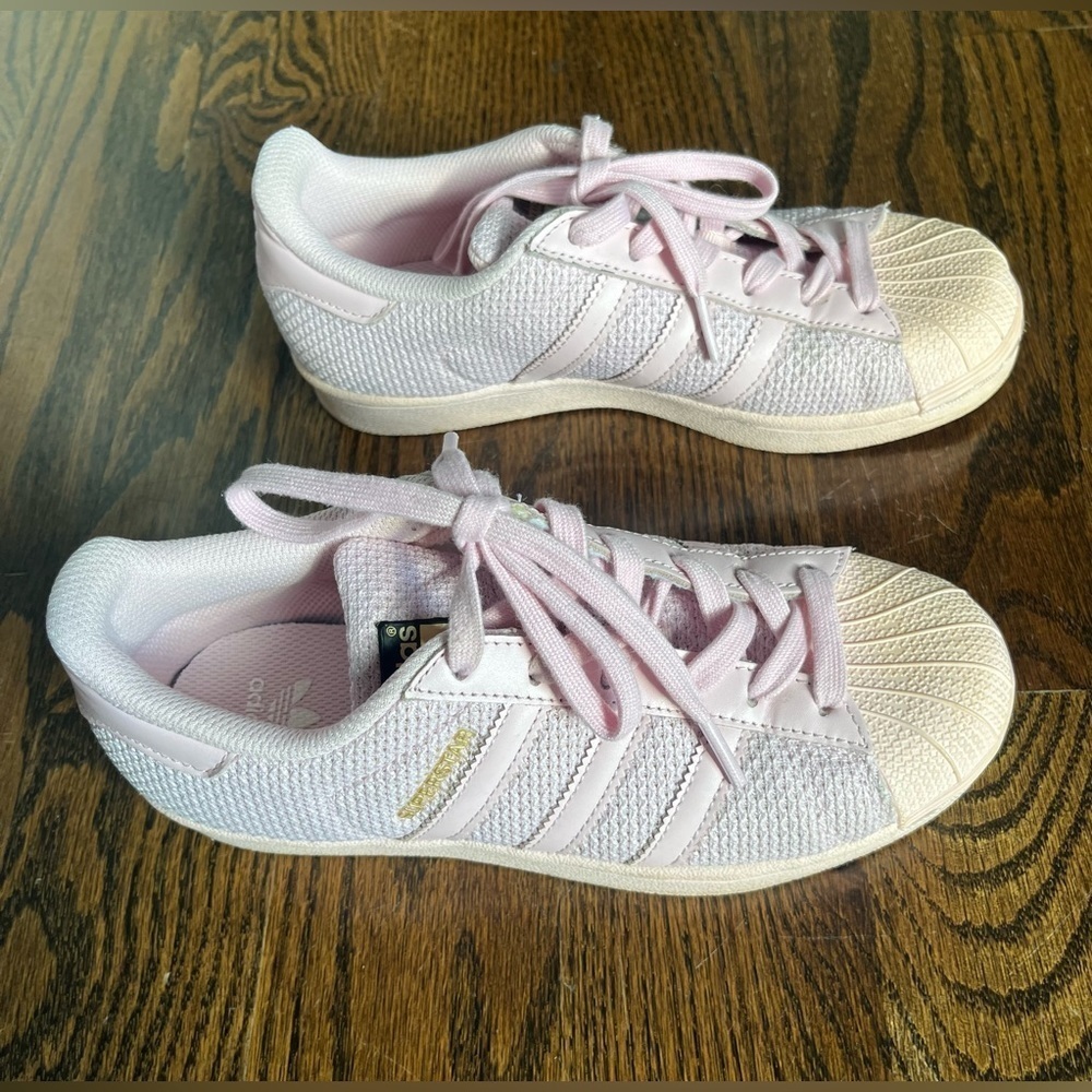 Adidas Superstar Womens Size 4 Low Top Sneakers Triple Pink Shoes Casual